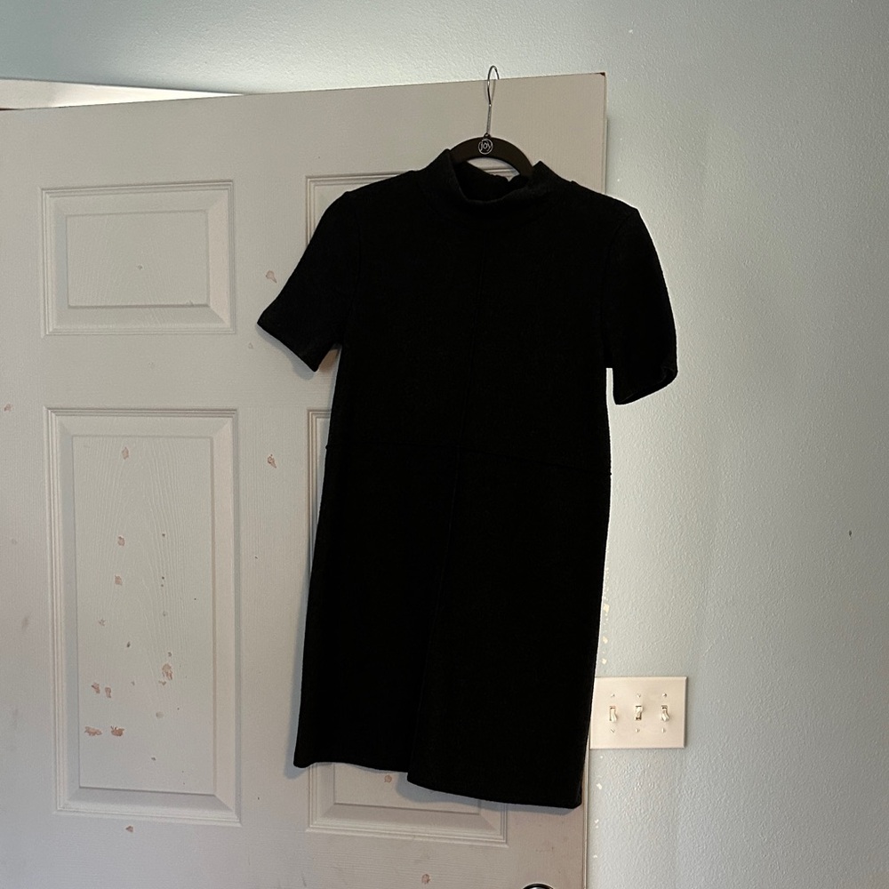 Elegant Gray Women's Dress - Picture 3 of 4
